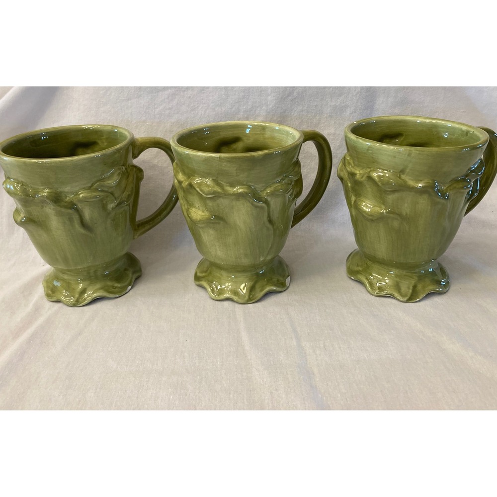 Roscher & Co Set of 3 Green Ceramic Footed Mugs Embossed Leaf Design